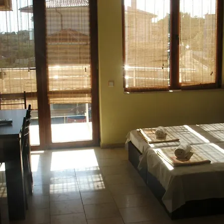 Akshaena Aparthotel *