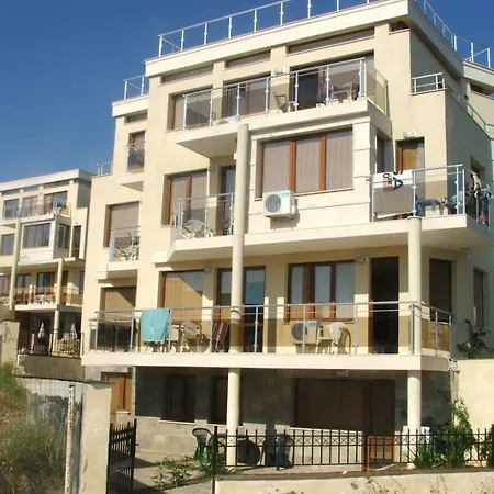Ξενοδοχείο με διαμερίσματα Akshaena